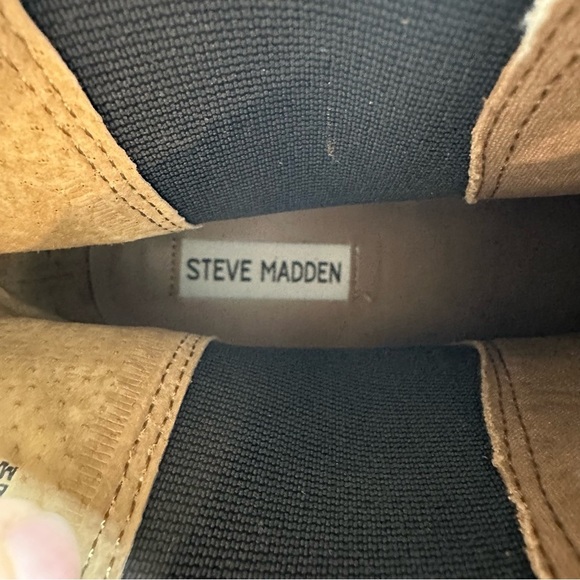 NEW Steve Madden Rhiannon Chelsea Tan Suede Block Heel Ankle Boots #370 - Picture 3 of 12